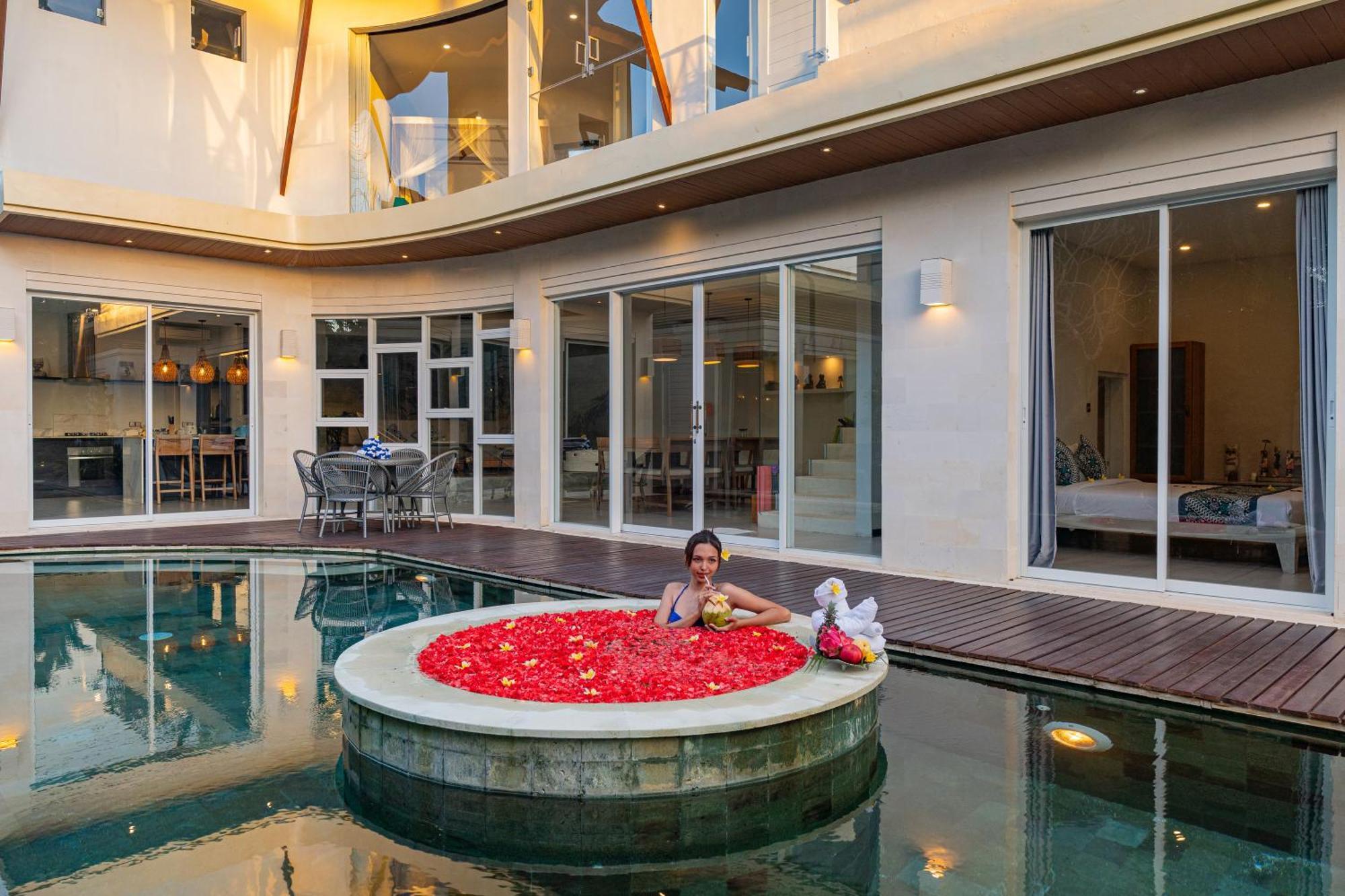 Luxury Villa K Seminyak Bagian luar foto