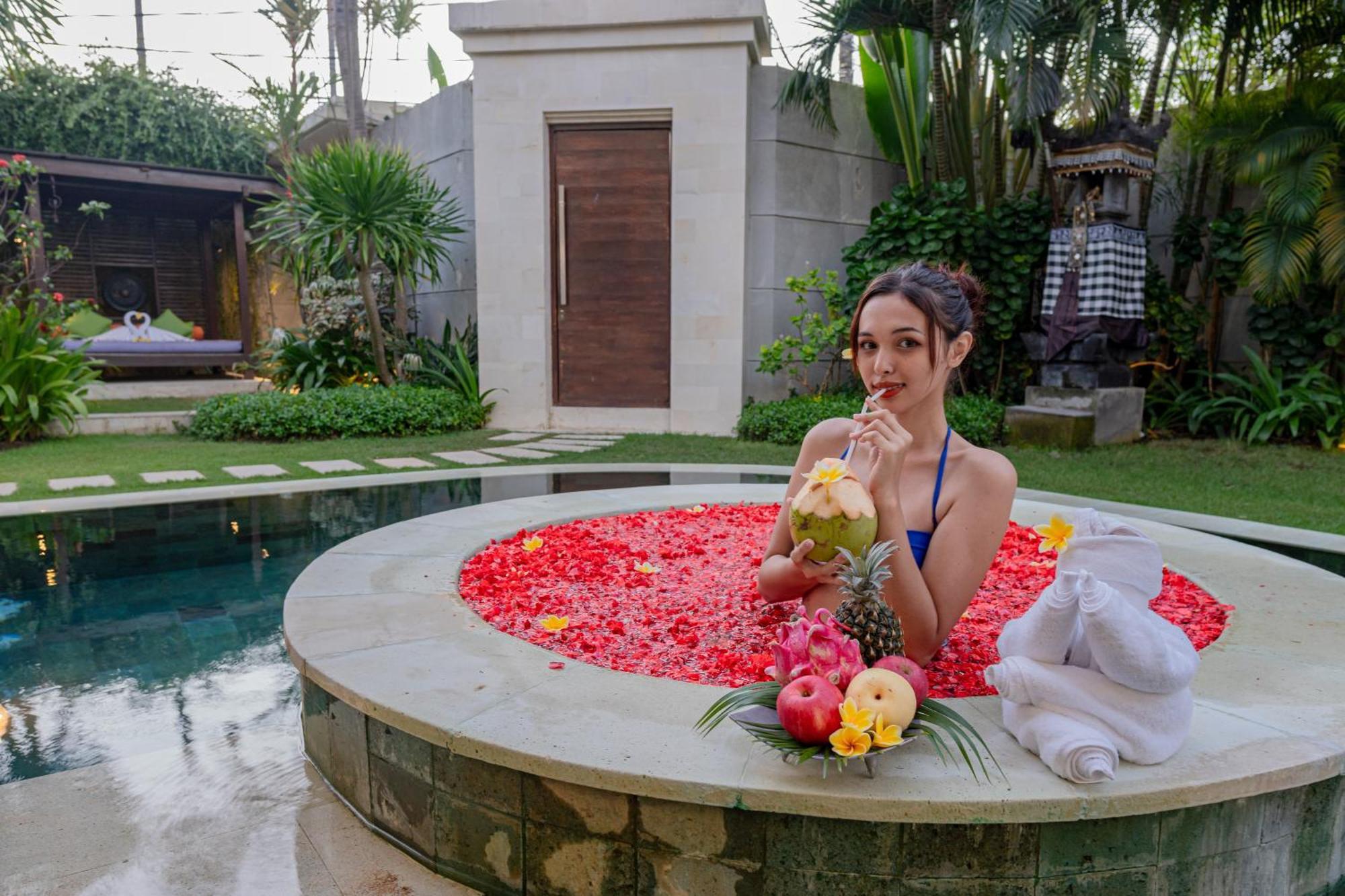 Luxury Villa K Seminyak Bagian luar foto