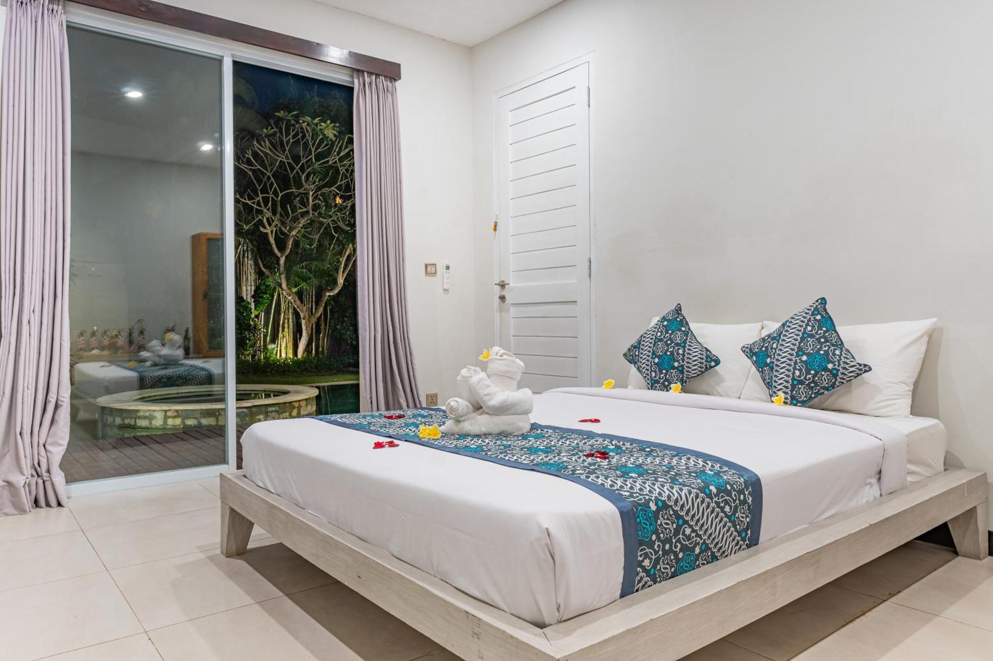 Luxury Villa K Seminyak Bagian luar foto