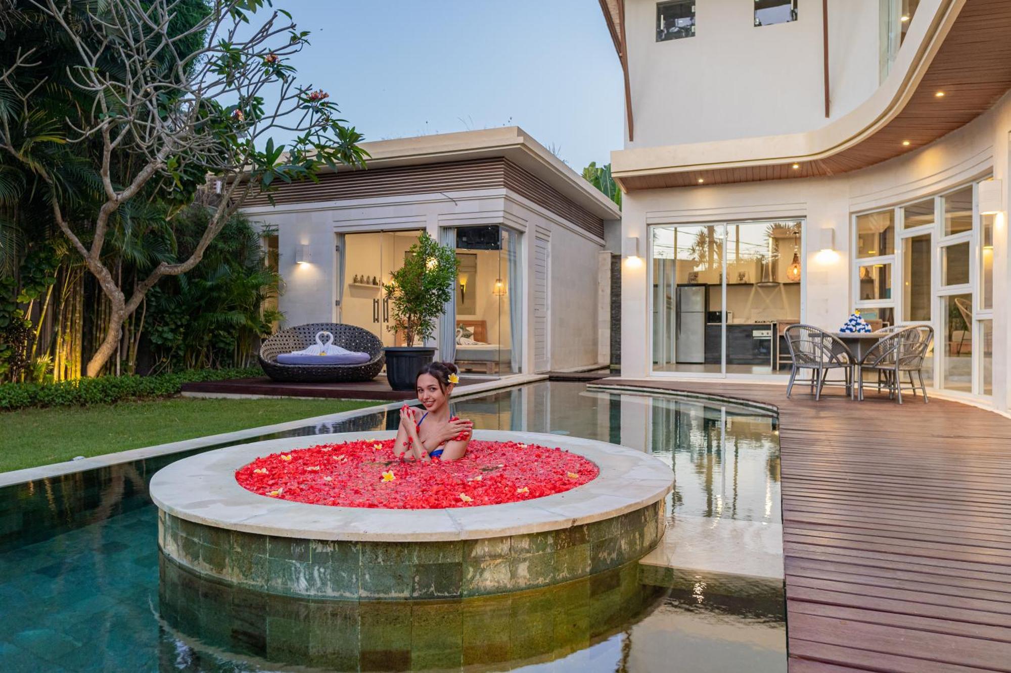 Luxury Villa K Seminyak Bagian luar foto