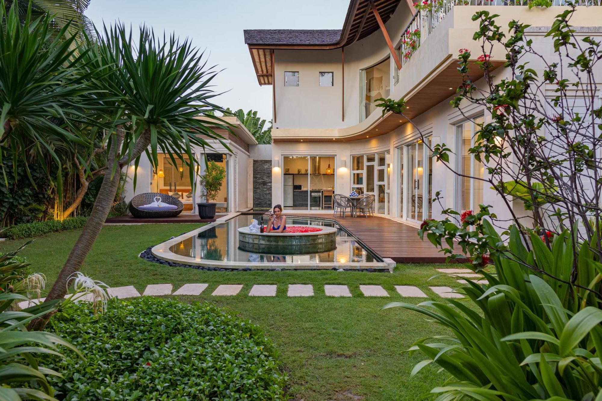 Luxury Villa K Seminyak Bagian luar foto